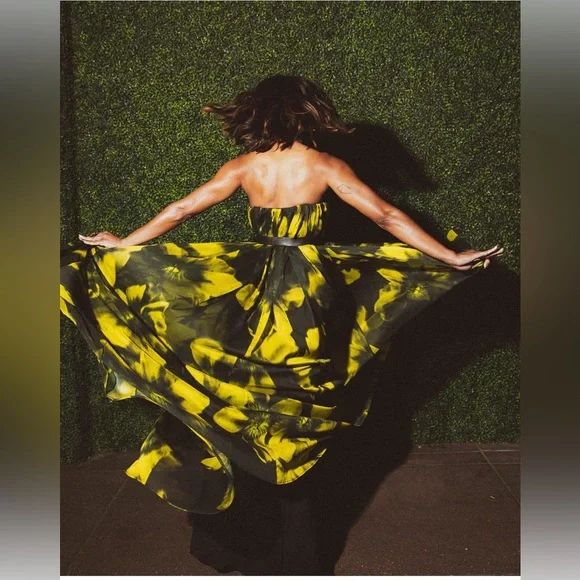 $795 HALSTON Claudette Floral Print Chiffon Strapless Gown Dress size 2 NWT - Picture 7 of 16